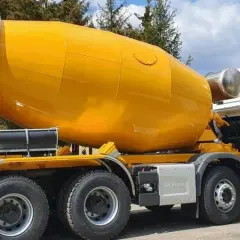 Ile waży betoniarka? Waga, transport i stabilność - poradnik