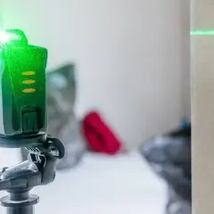 Laser 360° do sufitów podwieszanych: Jaki wybrać?