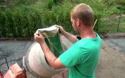 Jak mieszać beton w betoniarce? Proporcje i porady