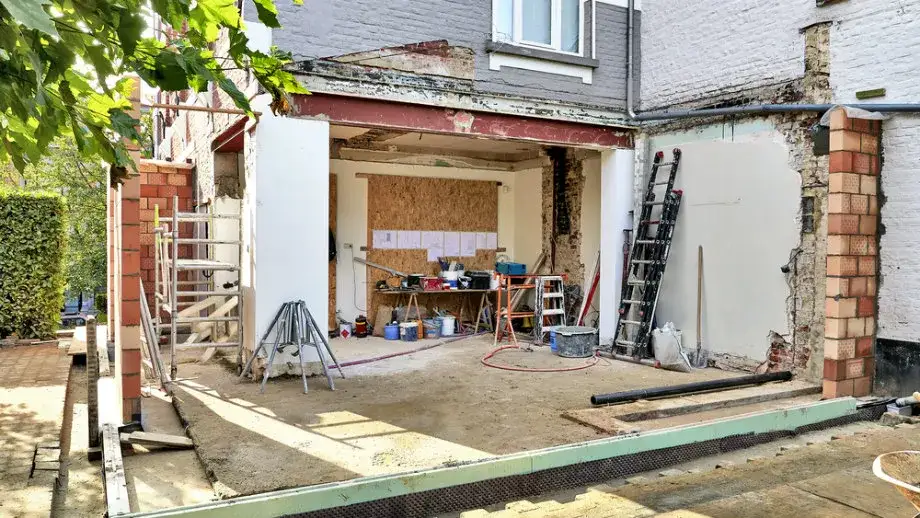 Zdjęcie Remont bez pozwolenia? Sprawdź, kiedy potrzebujesz zgłoszenia lub pozwolenia.