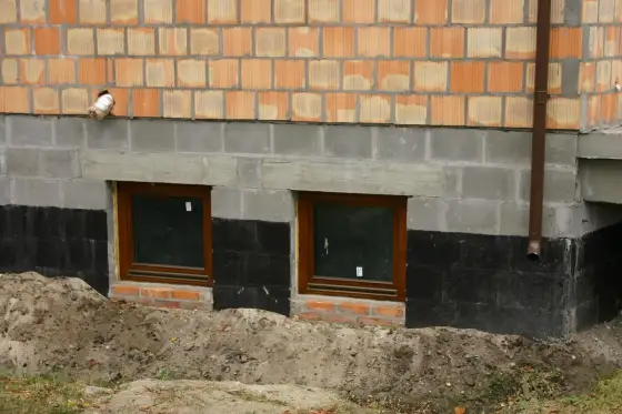 Wzmocnienie fundamentów starego domu: Poradnik krok po kroku